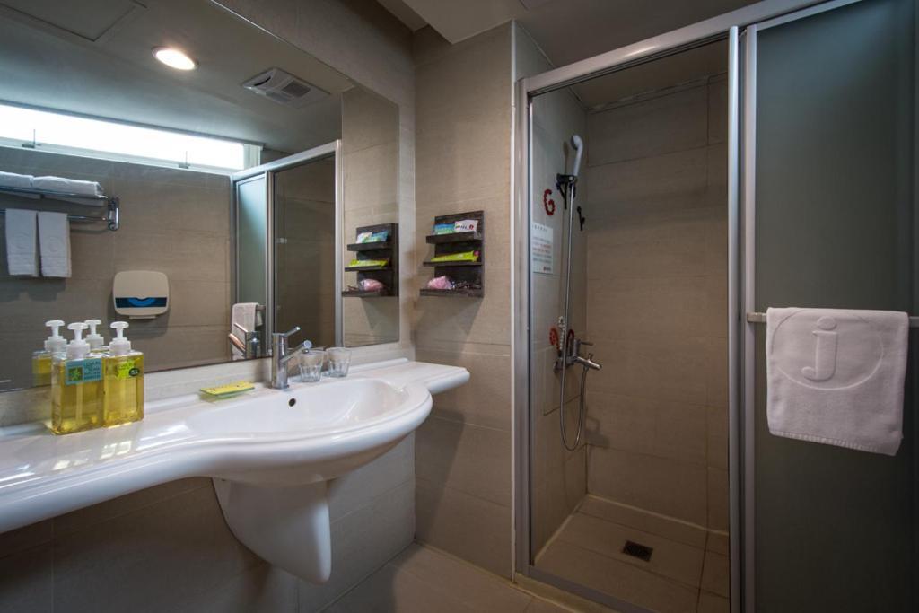 J-Hotel Jiaoxi Bagian luar foto