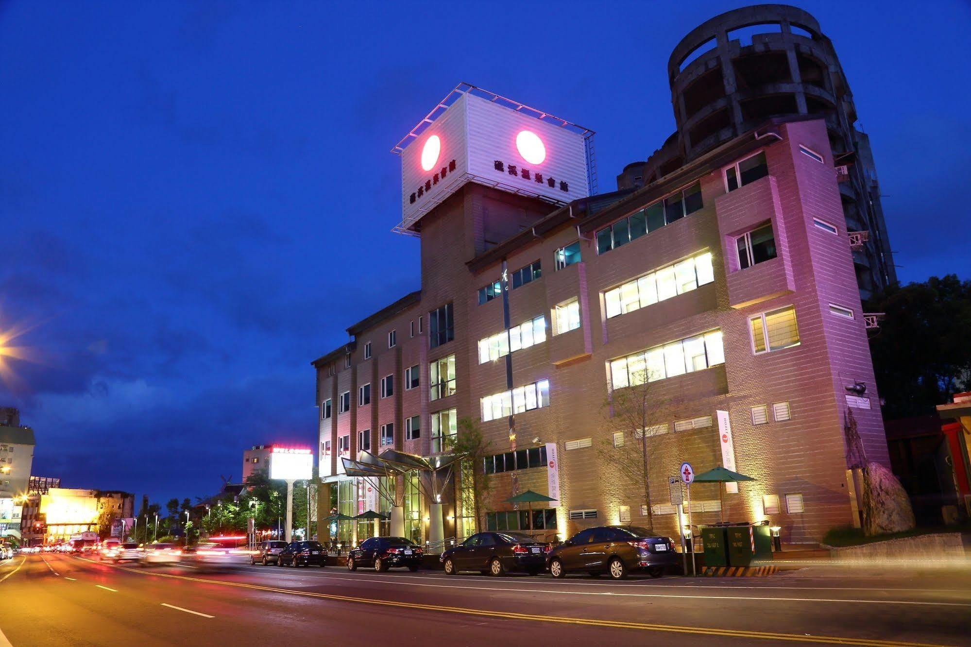 J-Hotel Jiaoxi Bagian luar foto