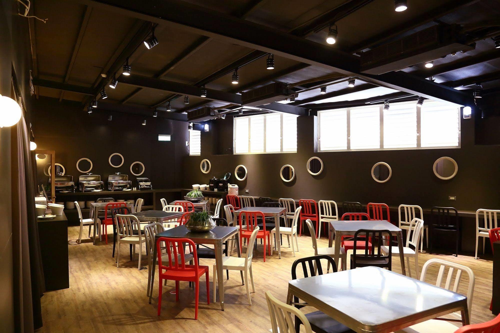 J-Hotel Jiaoxi Bagian luar foto